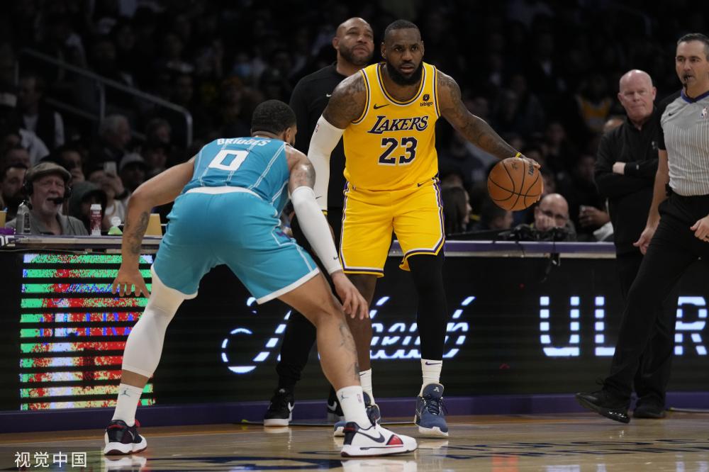 同样不容小 同样不容小